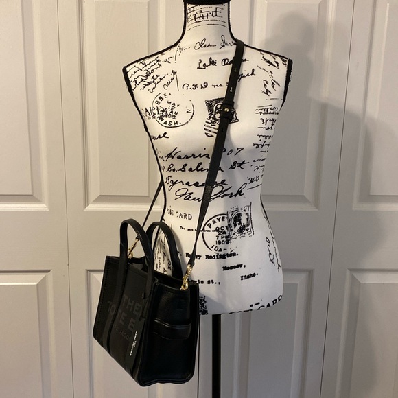 Marc Jacob’s The Tote Bag - Picture 2 of 3